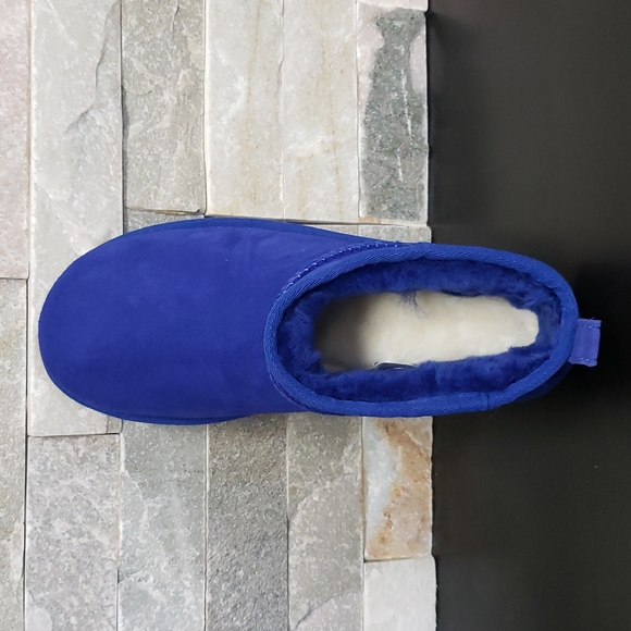 UGG Women's Classic Ultra Mini Ankle Boot - Picture 7 of 9